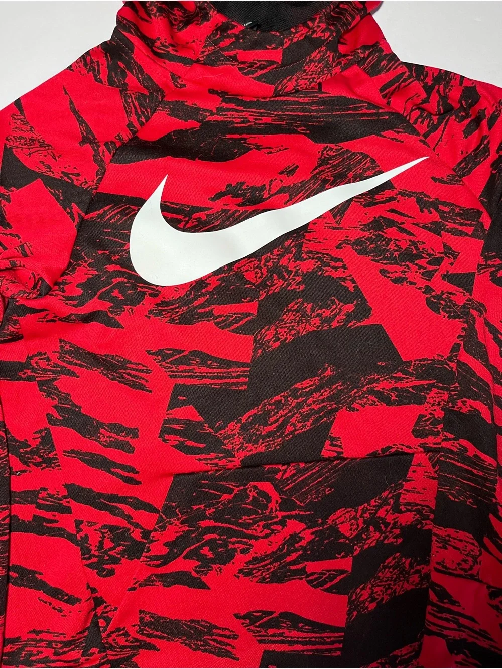 Nike Boys Dri-FIT Red Black Camo Pullover Hoodie Swoosh Size Youth Large